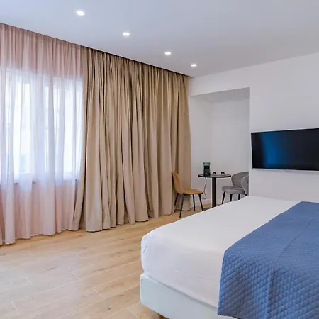 Gg Spagna Luxury Hotell 4*